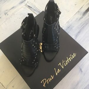 NEW:  pour La Victoire Kiara gladiator heels